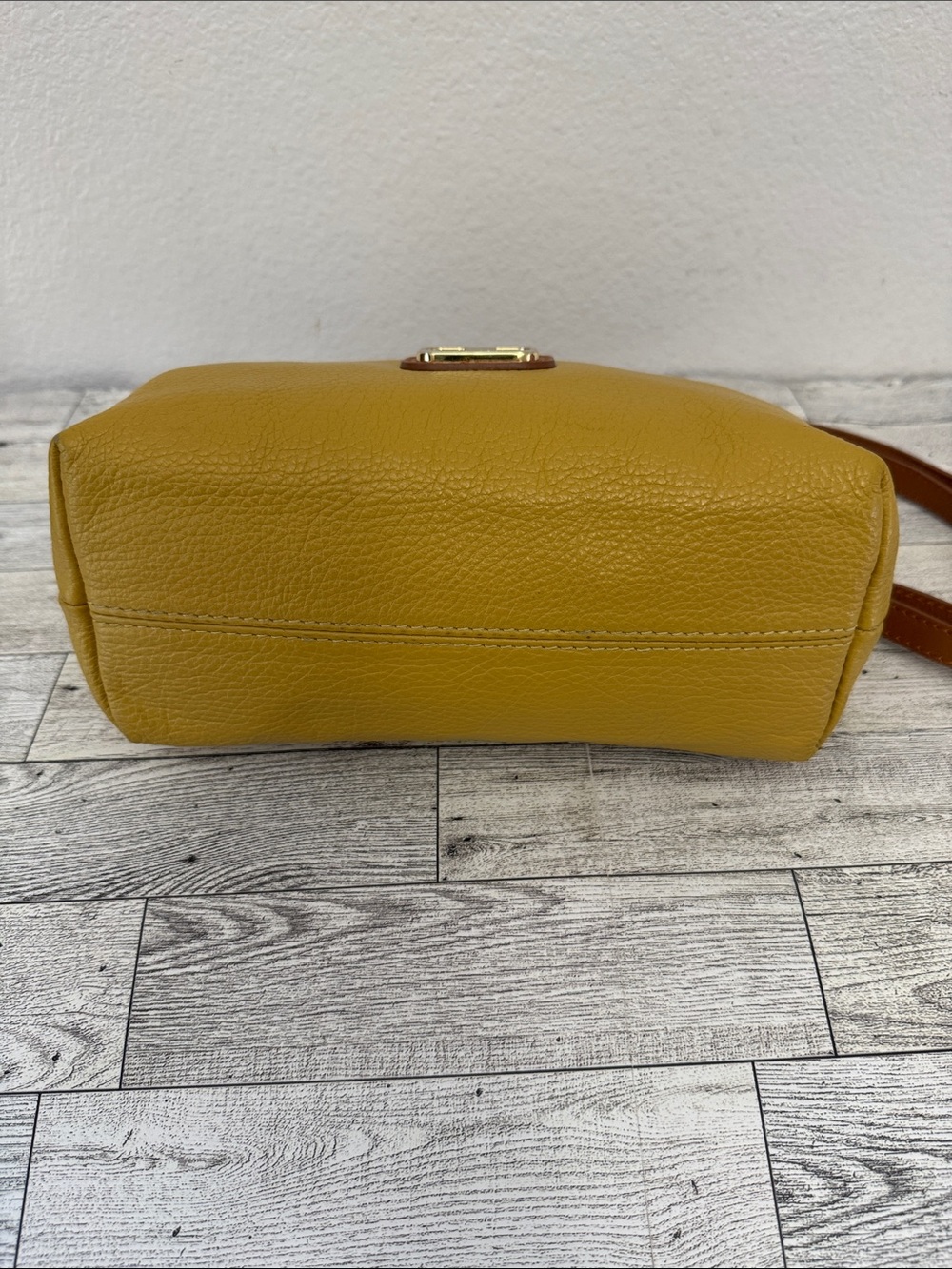 Valentina Tradizione Italiana Mustard Leather Tote - Picture 7 of 13